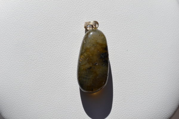 Pendentif en Jade monté sur cordon