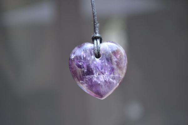 Pendentif cœur Améthyste avec lien en coton ciré