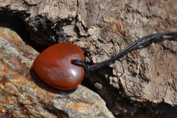 Pendentif cœur en Cornaline avec cordon