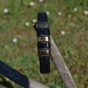 Bracelet cuir noir et doré